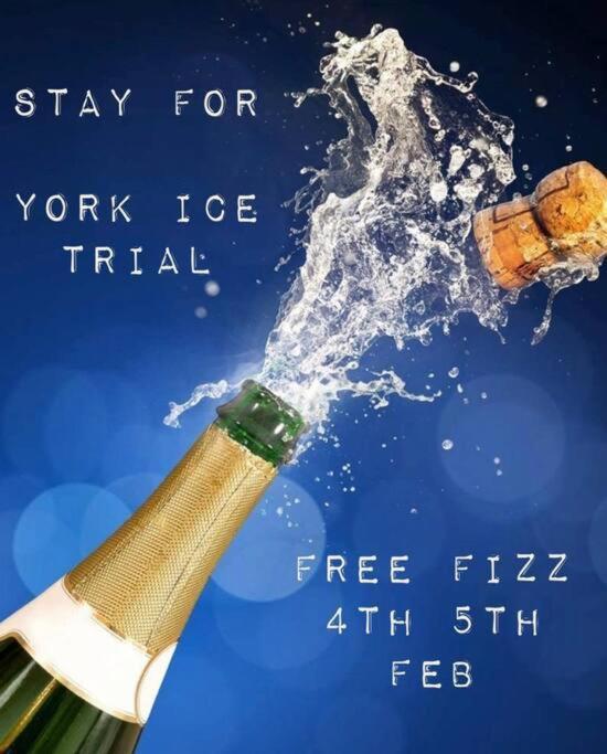 21 The Cocoa Suites York Bagian luar foto
