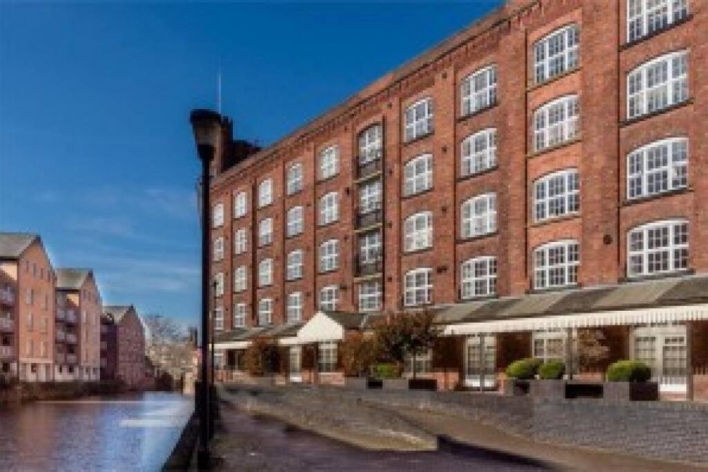 21 The Cocoa Suites York Bagian luar foto
